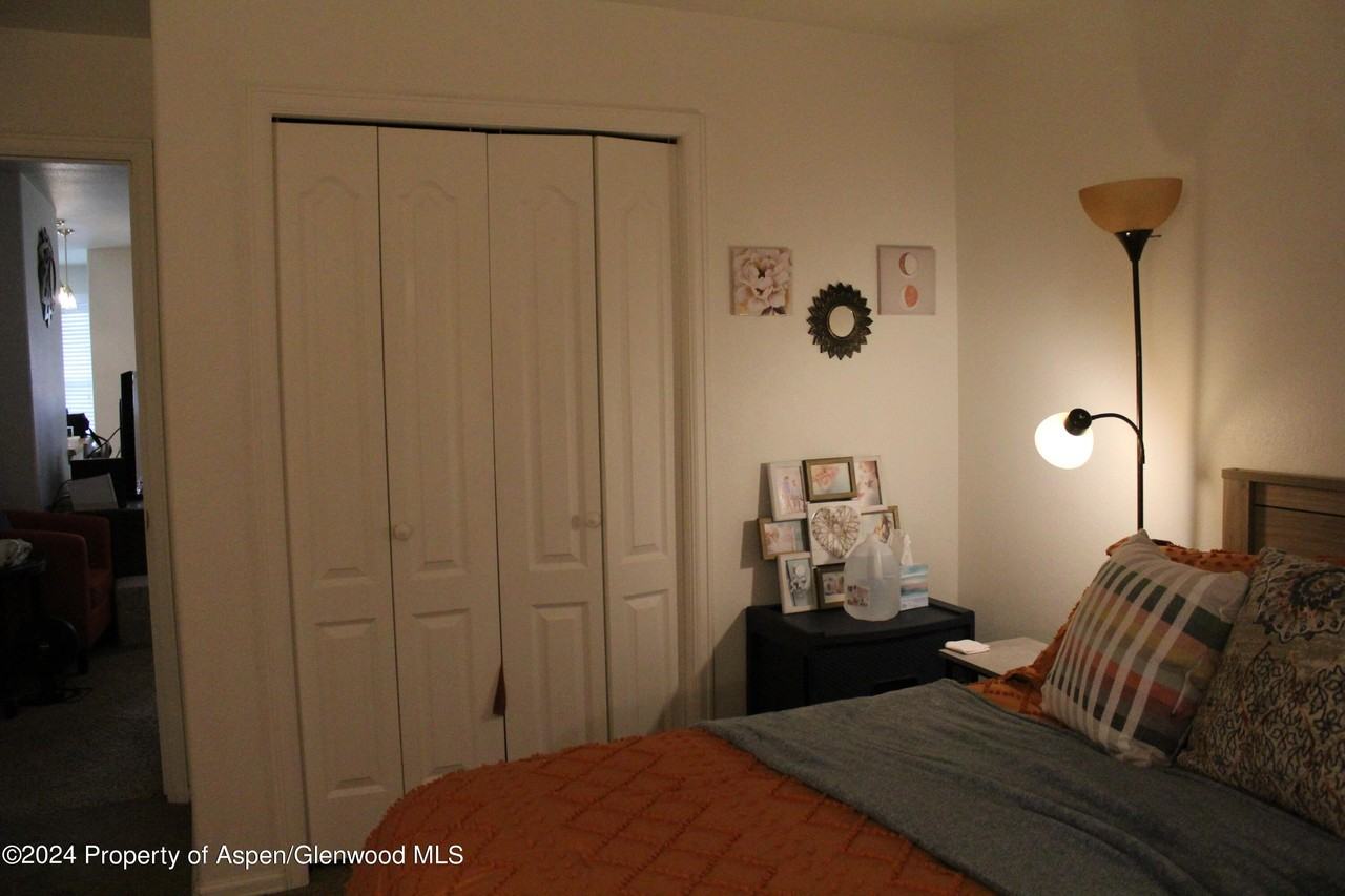 2474 Pioneer Way - Photo 6 of 11