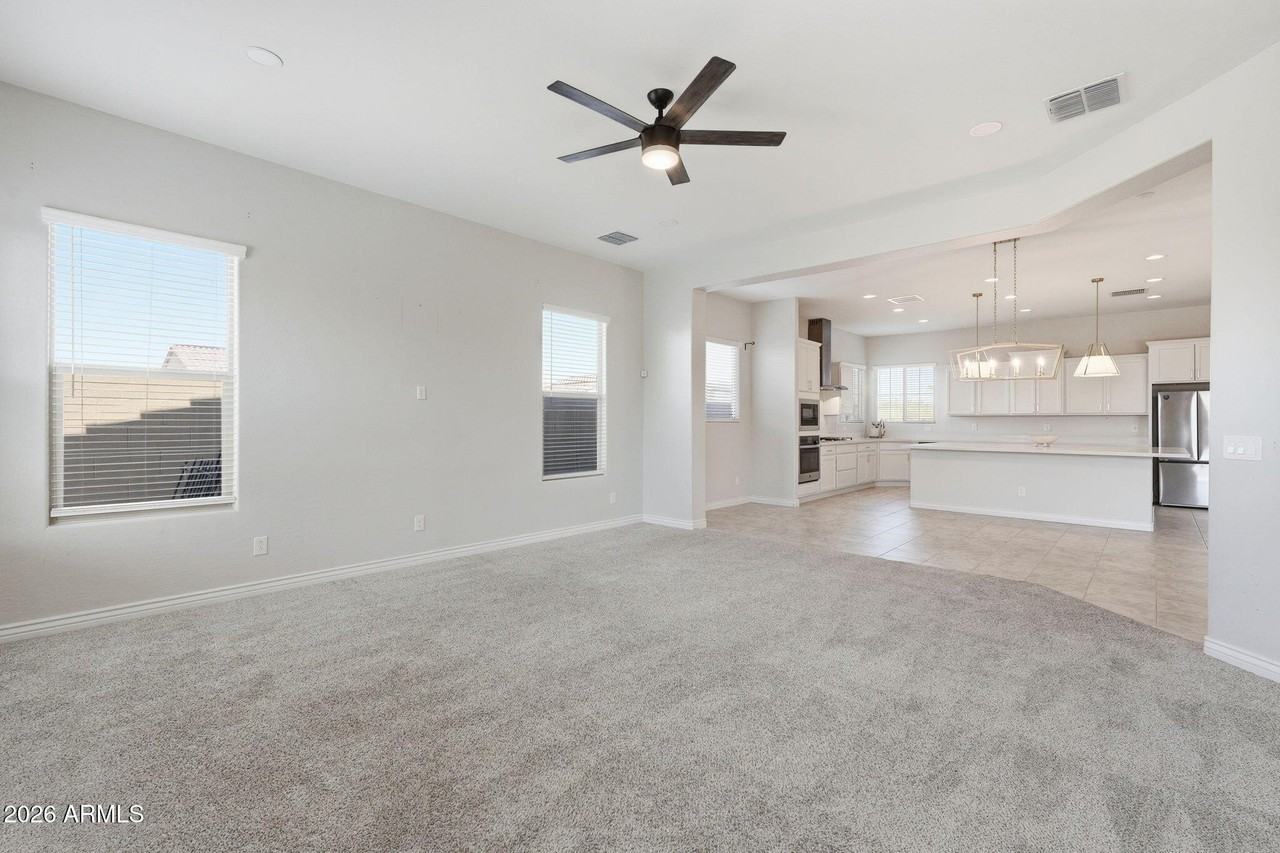 10631 E Thatcher Ave - Photo 7 of 50