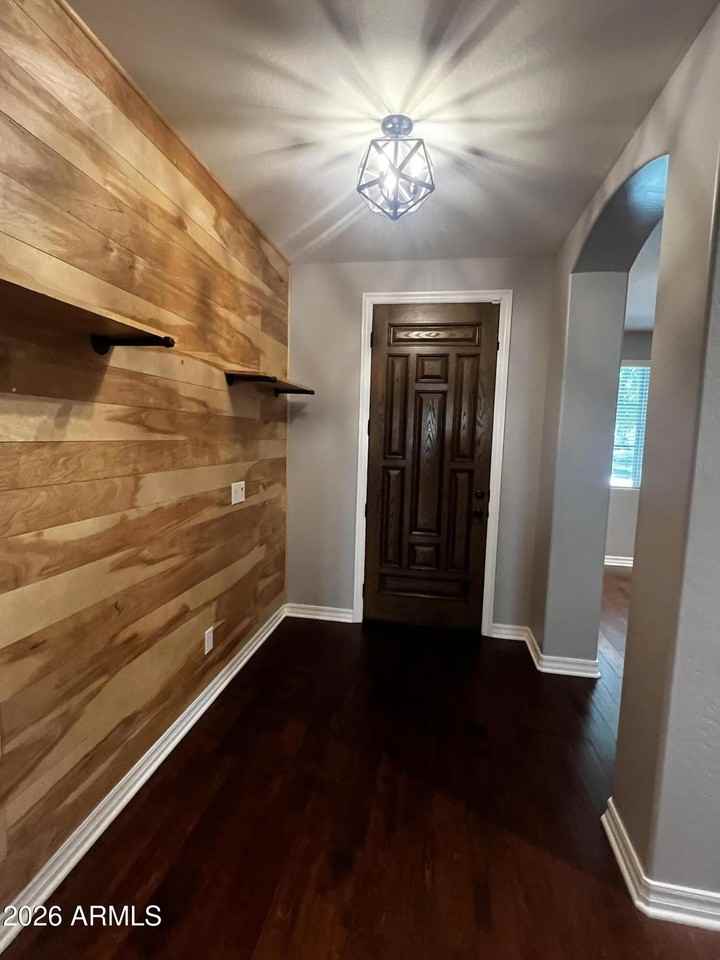 4421 S Washington St - Photo 5 of 25