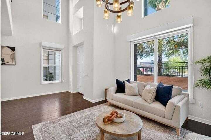 706 E Washington St #124 - Photo 4 of 38