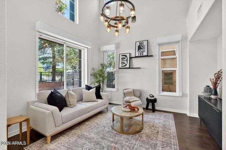706 E Washington St #124 - Photo 5 of 38
