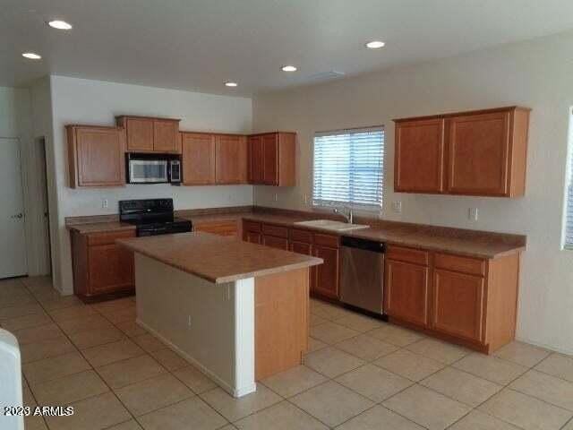 2353 N 83rd Dr - Photo 5 of 10