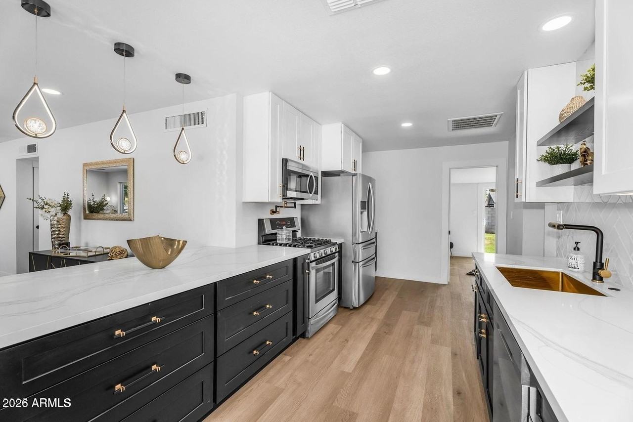 14635 N 37th Pl - Photo 6 of 21