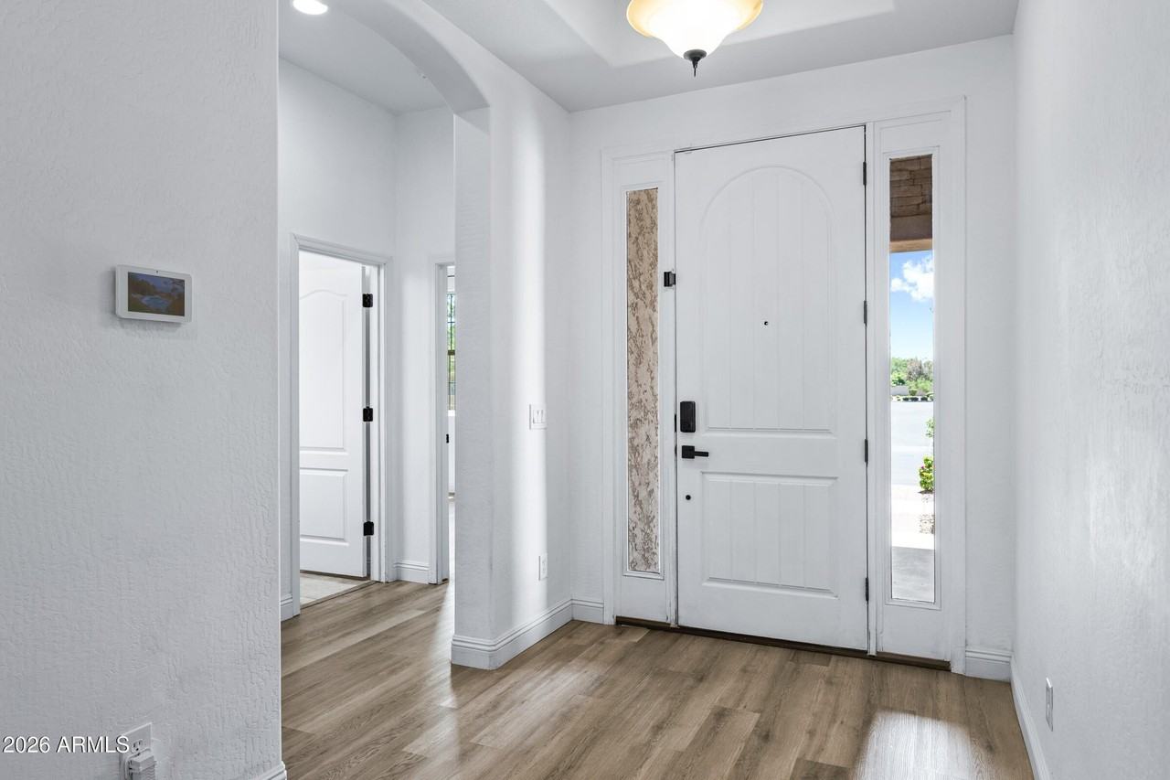 10218 E Bergeron Ave - Photo 6 of 50