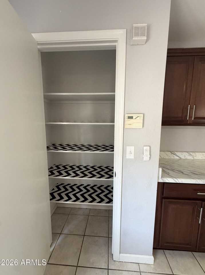 728 E Rose Marie Ln - Photo 5 of 20