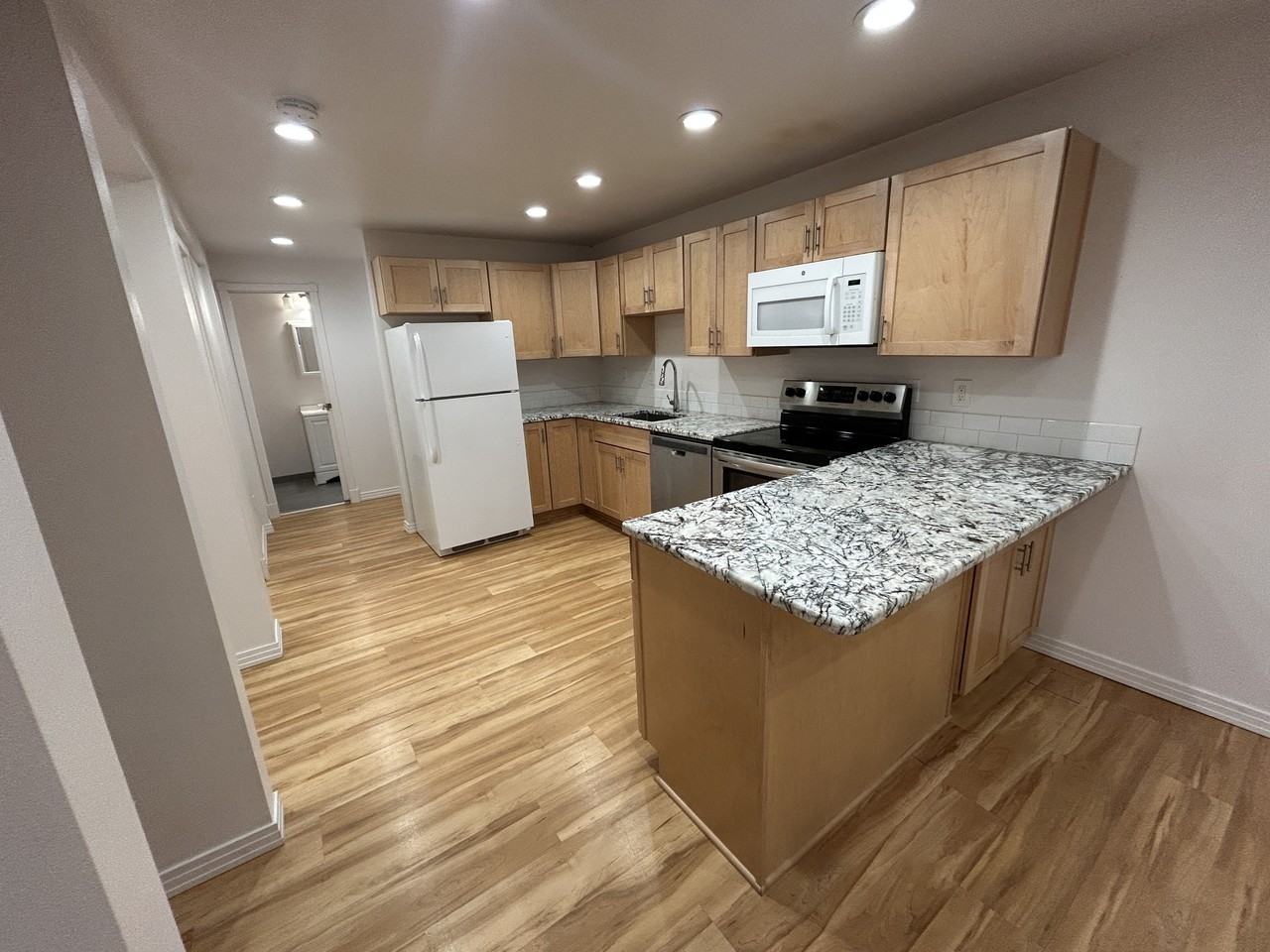 4408 Se 36th Pl #1 - Photo 3 of 17