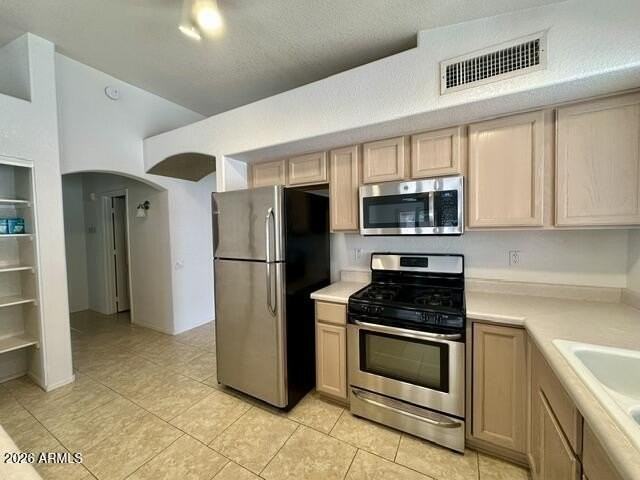 547 W Bluefield Ave - Photo 5 of 16