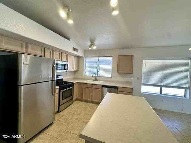 547 W Bluefield Ave - Photo 7 of 16