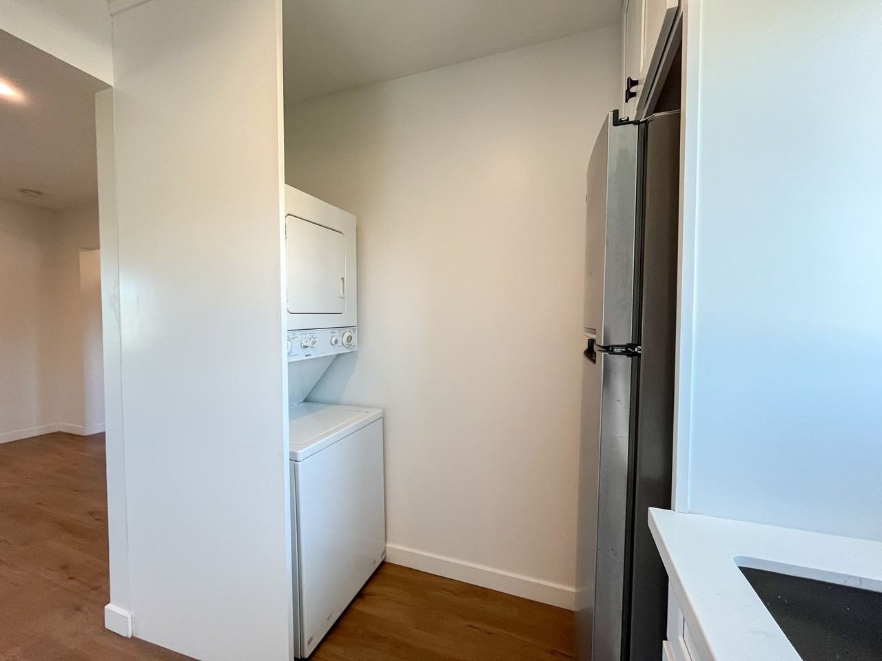 3814 S Bronson Ave - Photo 3 of 7