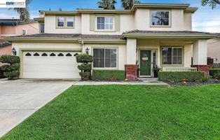 featured image of 828 Hollowbrook Dr