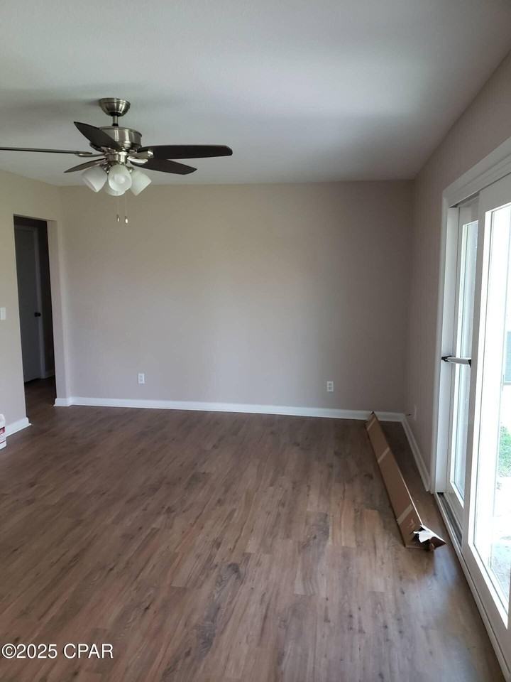 4617 Park St - Photo 5 of 23