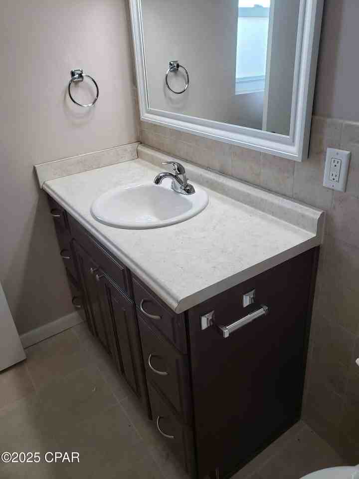 4617 Park St - Photo 7 of 23