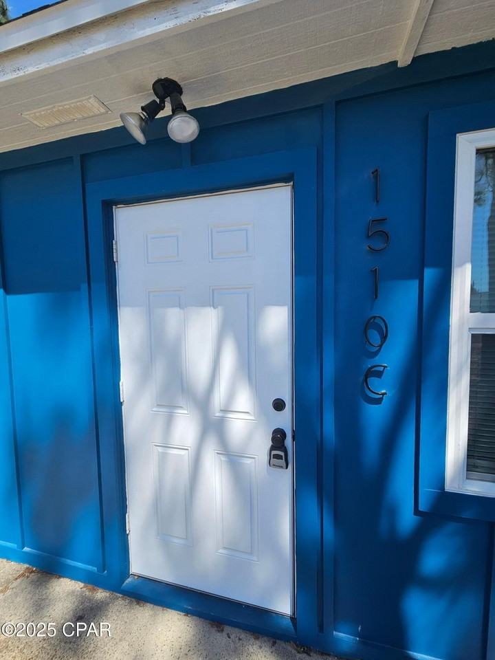 1510 Arthur Ave #C - Photo 2 of 14