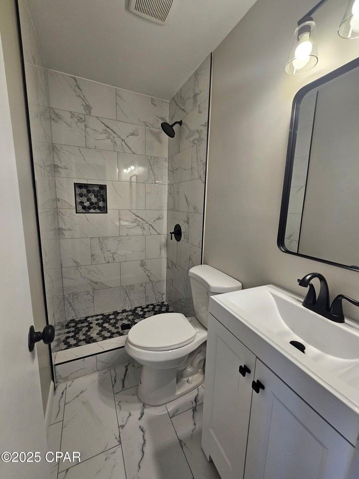 1510 Arthur Ave #C - Photo 4 of 14