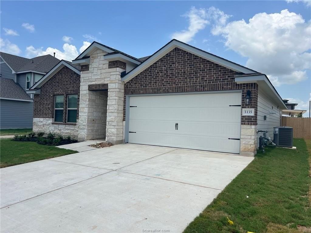 1135 Canton Dr - Photo 2 of 12