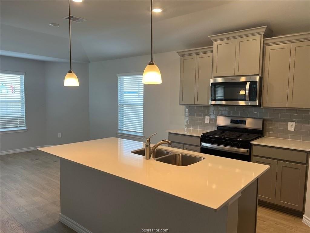 1135 Canton Dr - Photo 4 of 12