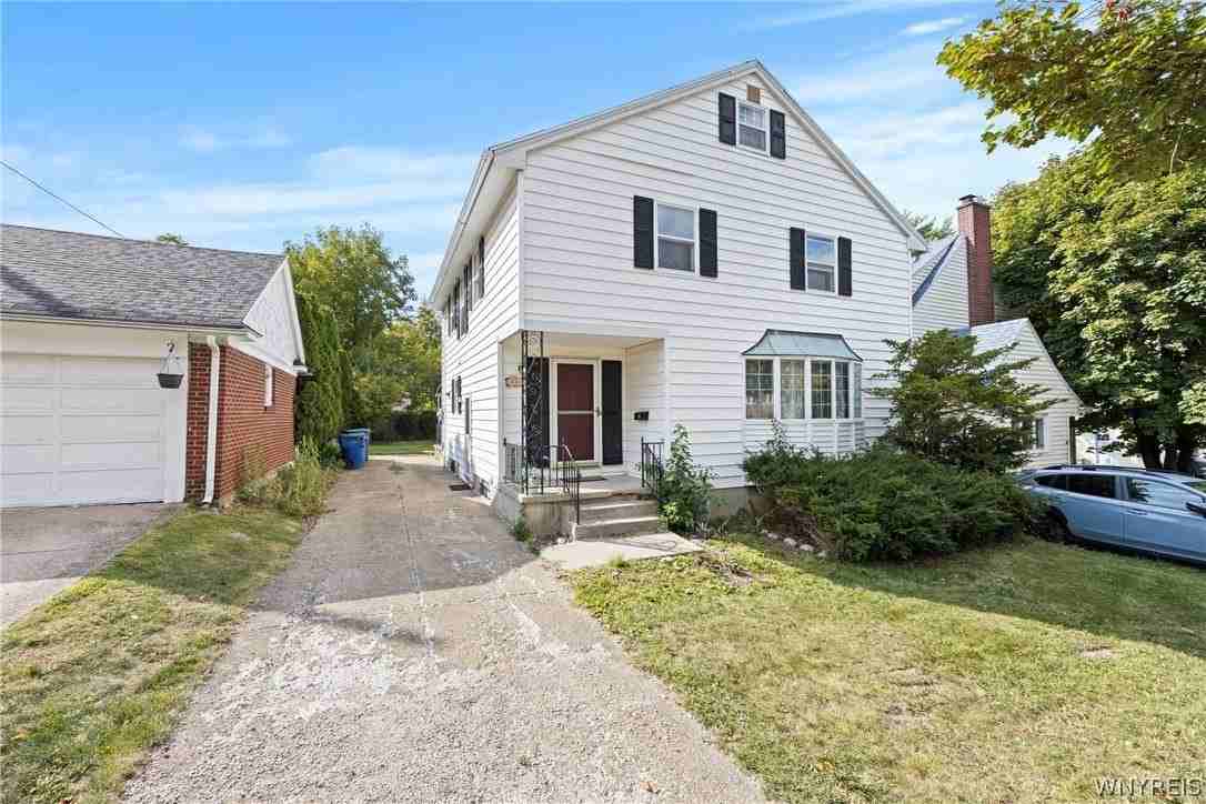 80 Capen Blvd - Photo 3 of 43