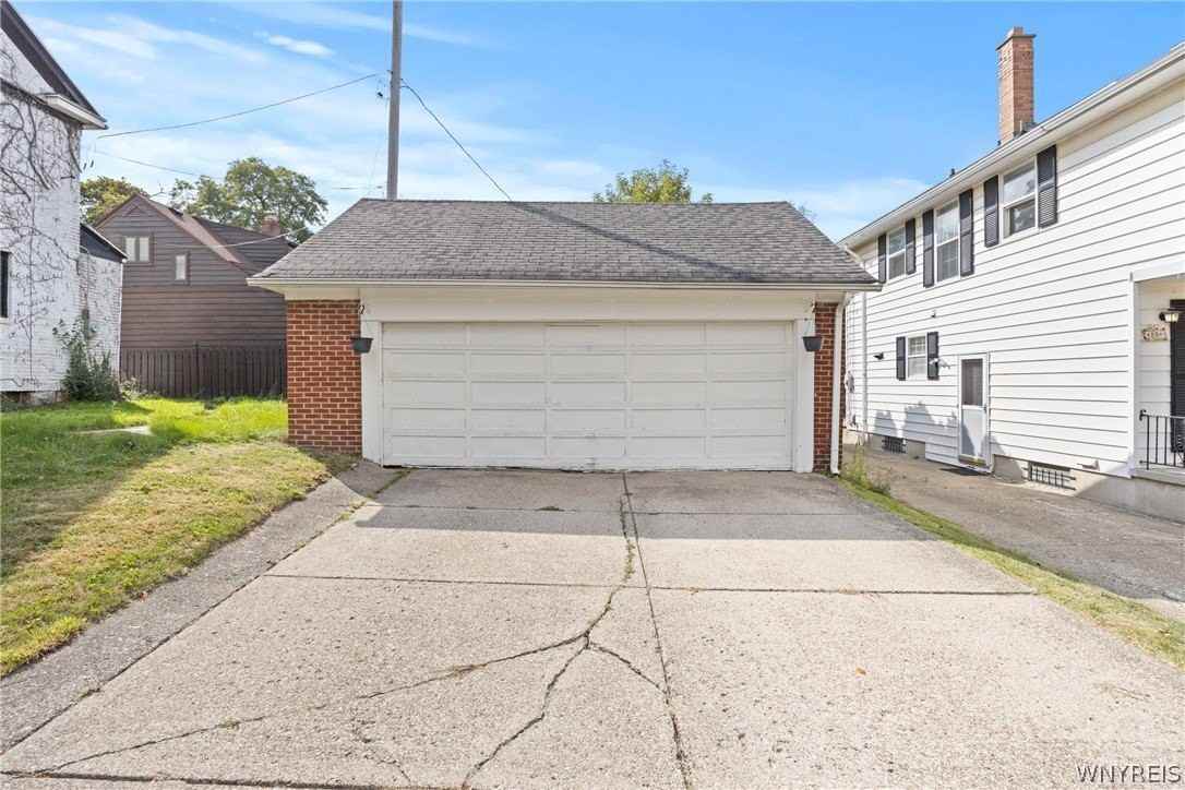 80 Capen Blvd - Photo 5 of 43