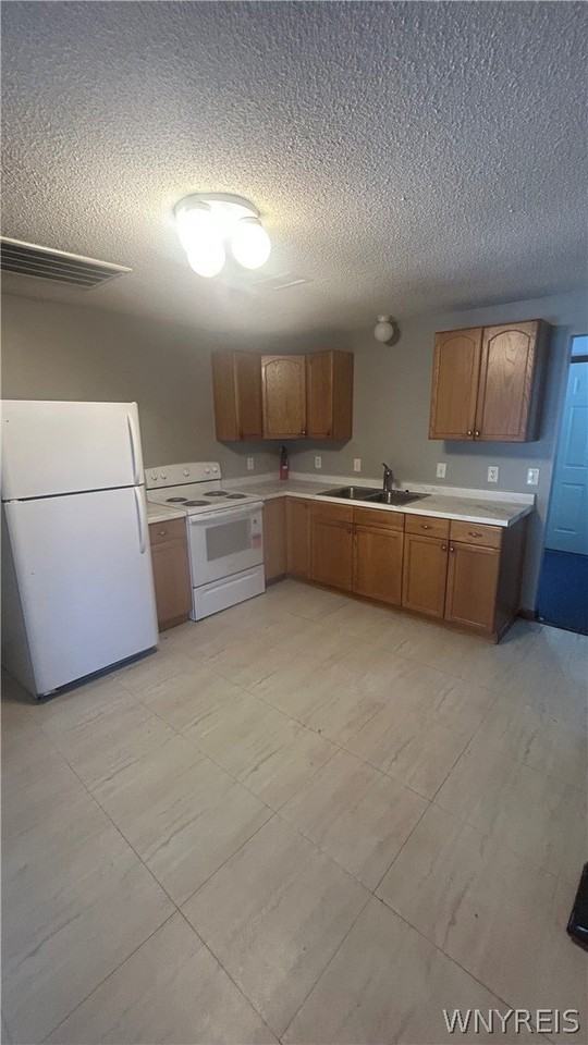 825 Payne Ave - Photo 2 of 14