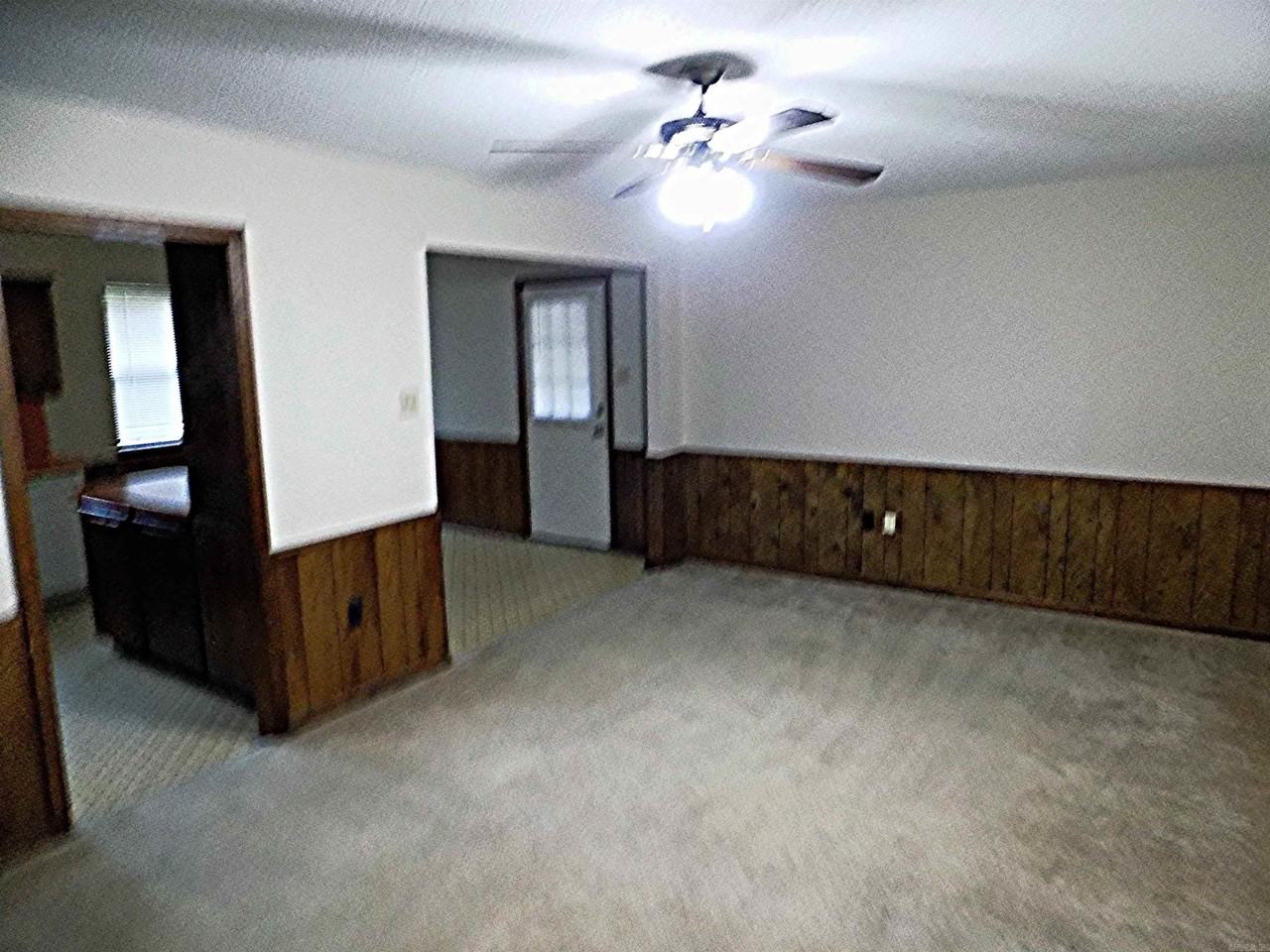 4 Charlotte Dr - Photo 2 of 9