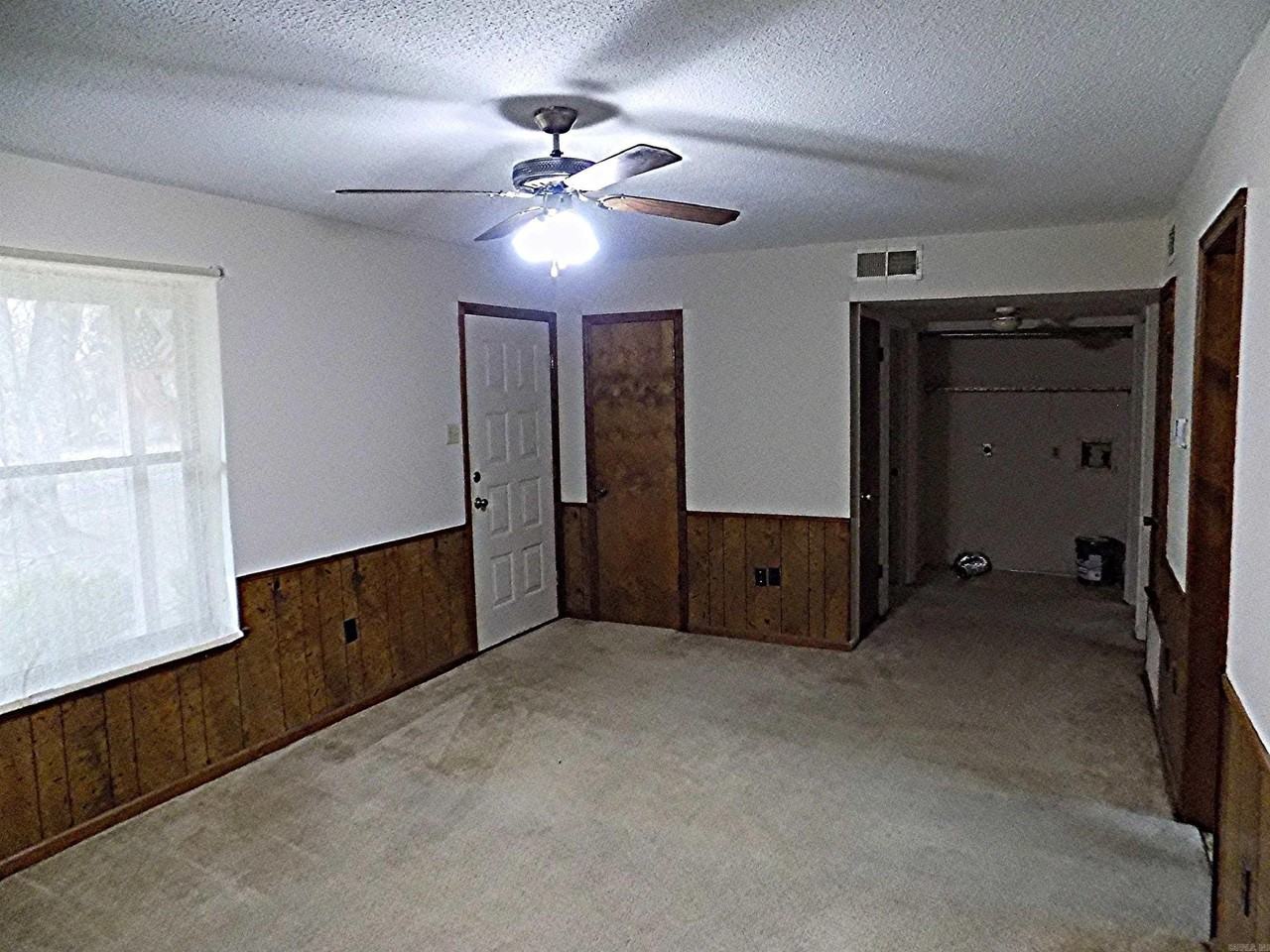 4 Charlotte Dr - Photo 3 of 9