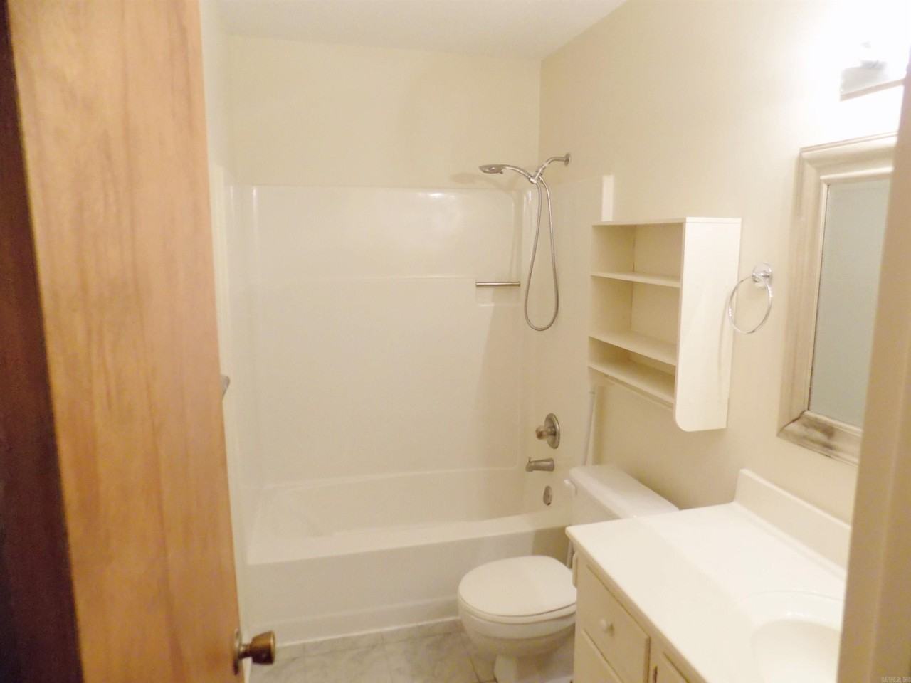 4 Charlotte Dr - Photo 7 of 9