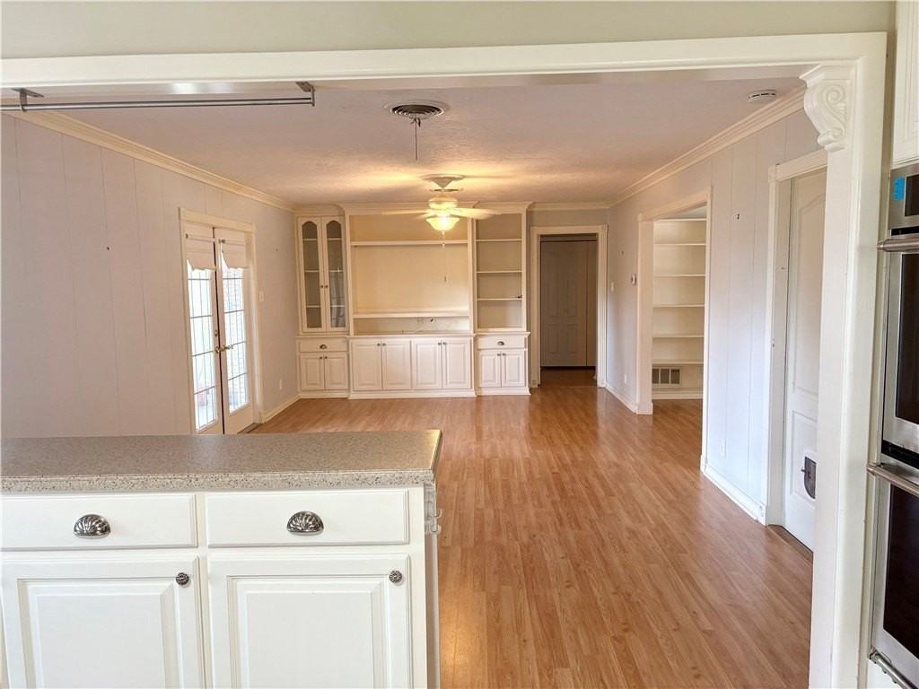 4410 Marie St - Photo 5 of 16