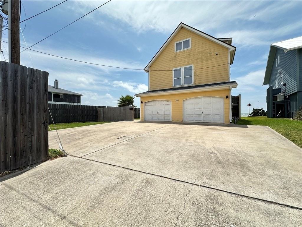 130 Causeway St - Photo 2 of 39