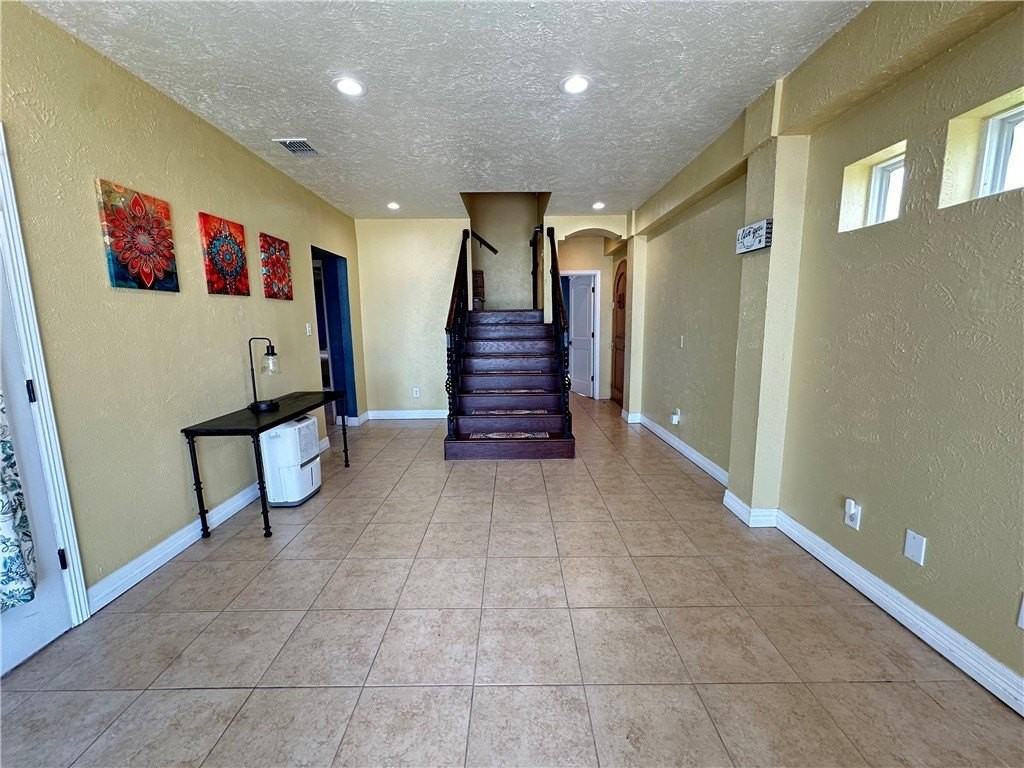 130 Causeway St - Photo 5 of 39