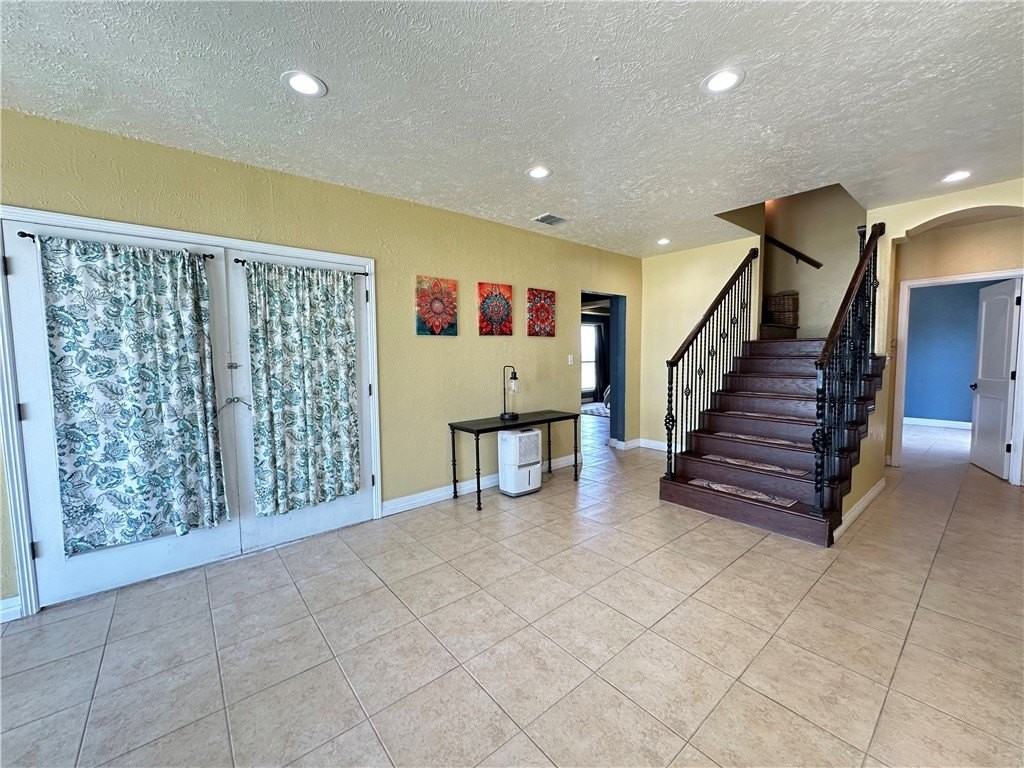 130 Causeway St - Photo 6 of 39