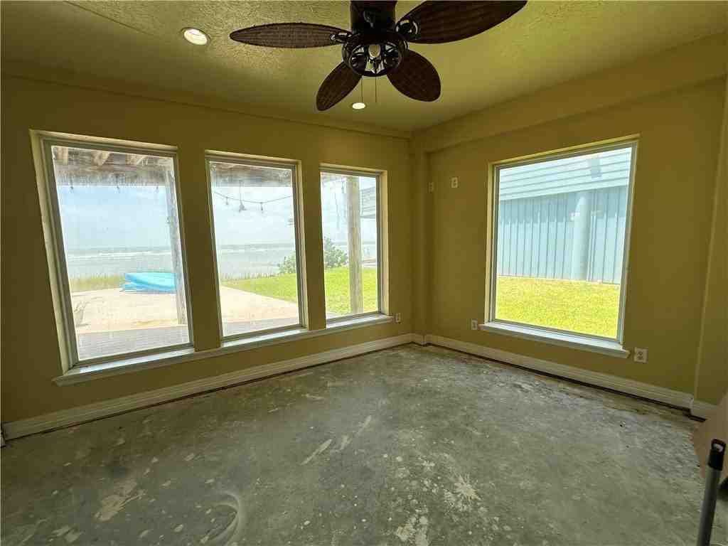 130 Causeway St - Photo 7 of 39
