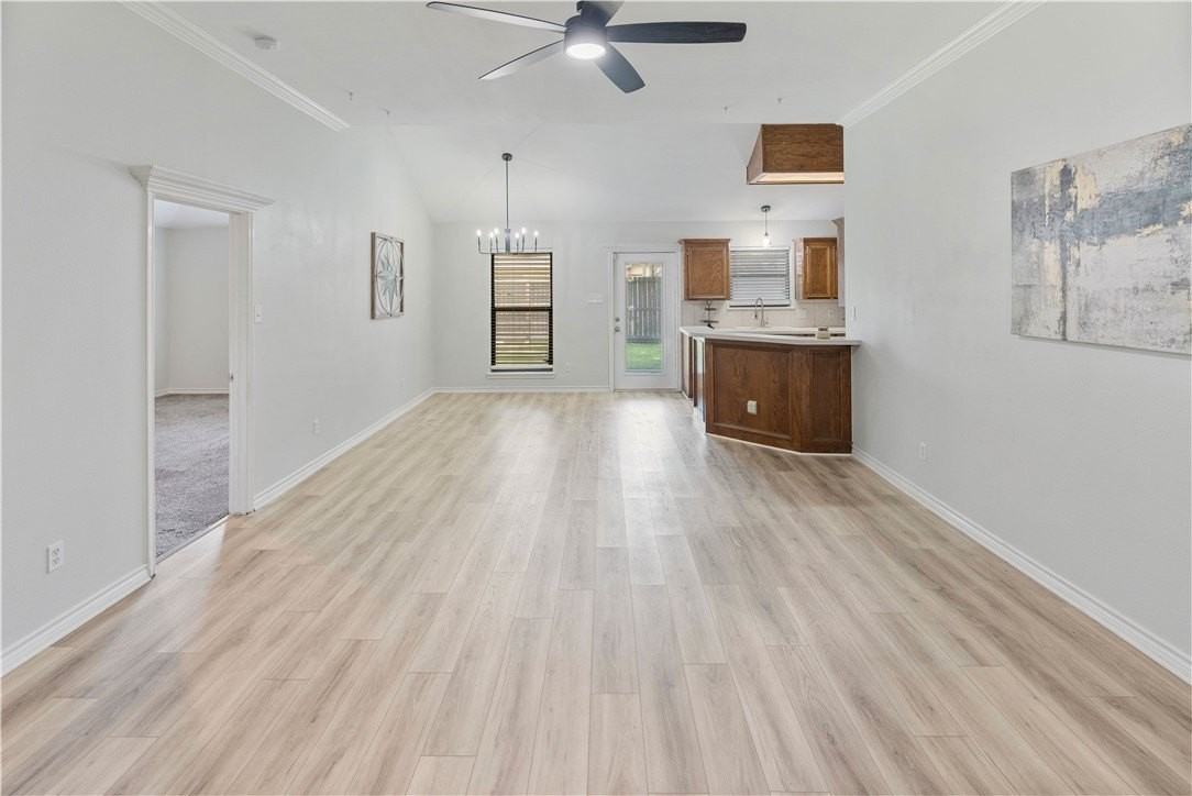 7925 Rock Crest Dr - Photo 5 of 23