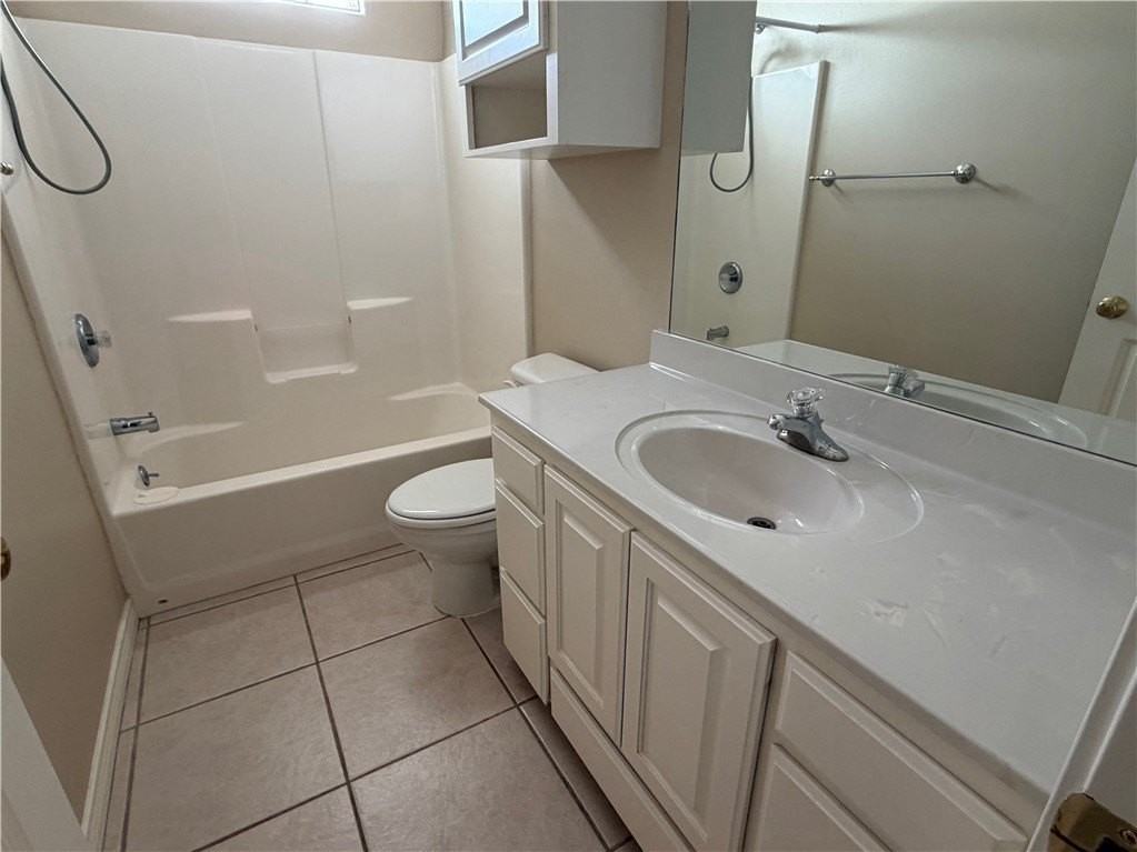 15210 Cruiser St #B - Photo 7 of 9