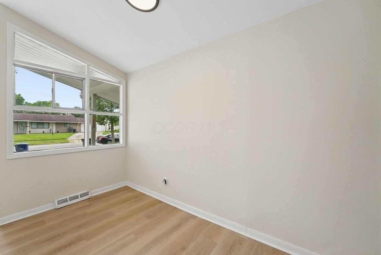 5038 Betsy Dr - Photo 6 of 16