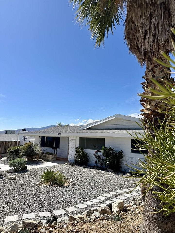 9831 Mesquite Ave - Photo 4 of 31