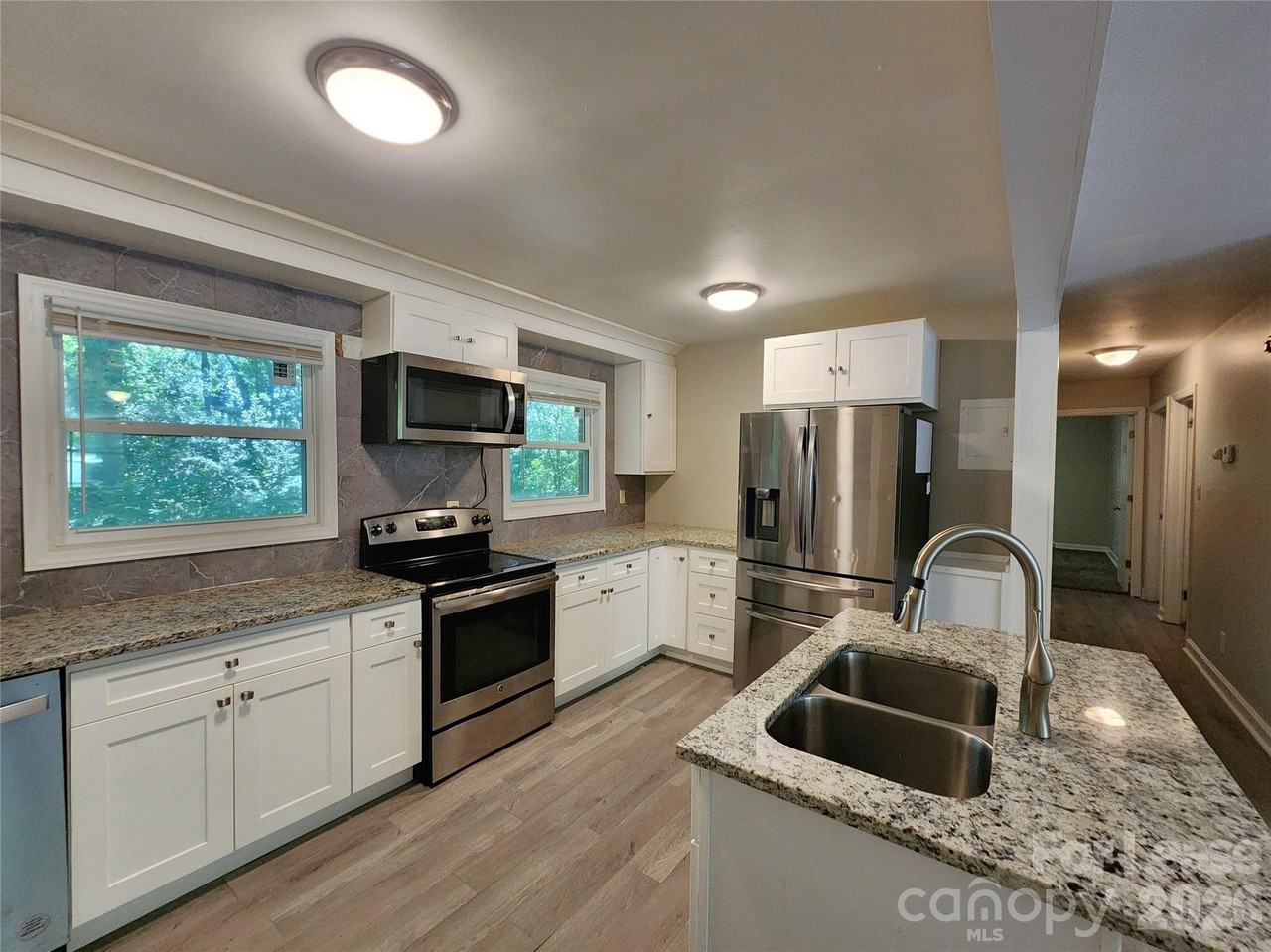 502 S Emerson St - Photo 4 of 17