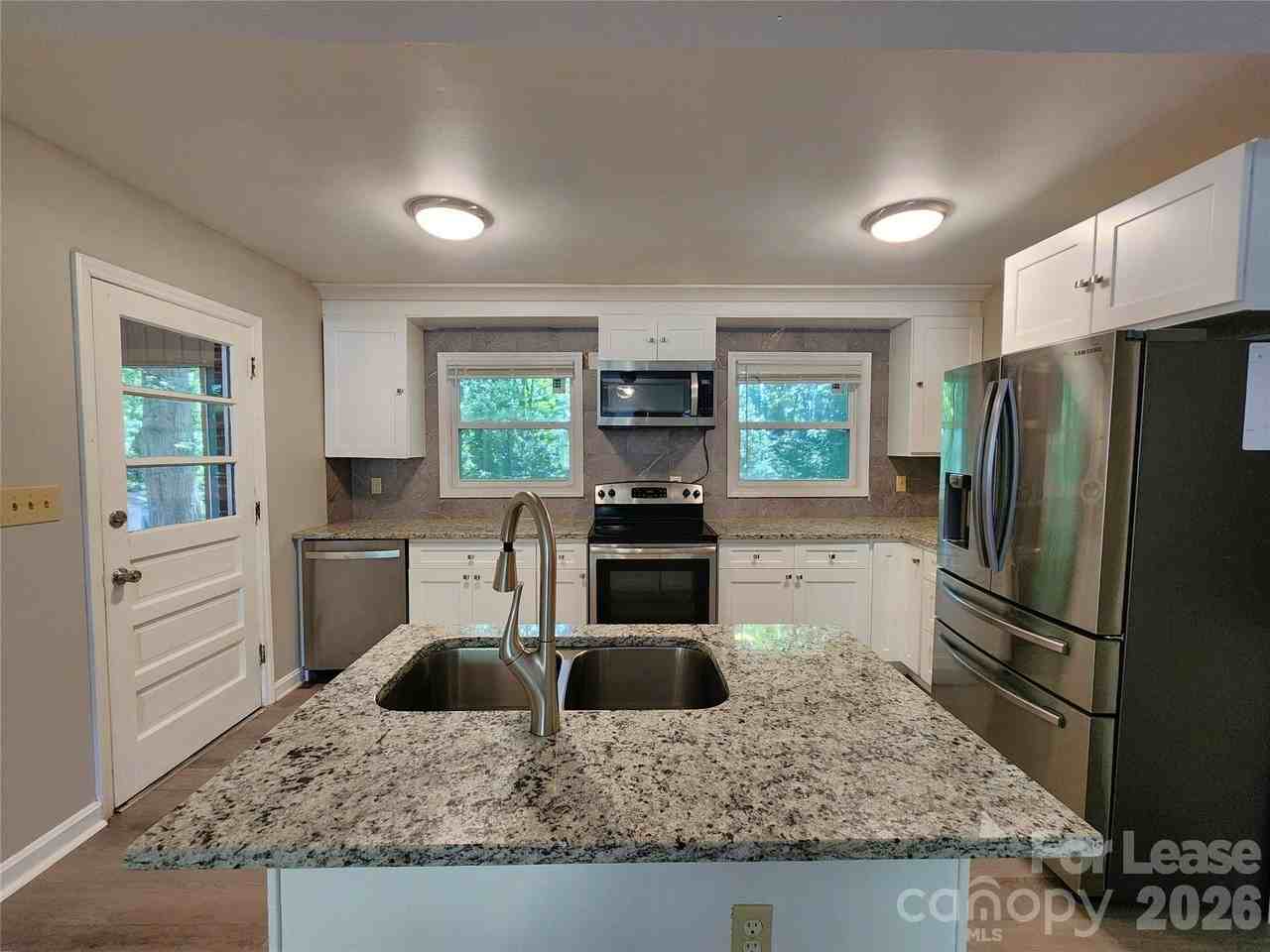 502 S Emerson St - Photo 5 of 17