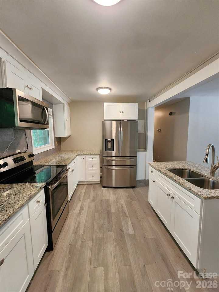502 S Emerson St - Photo 6 of 17