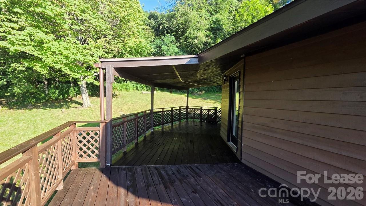 281 Bearwallow Trl - Photo 4 of 26