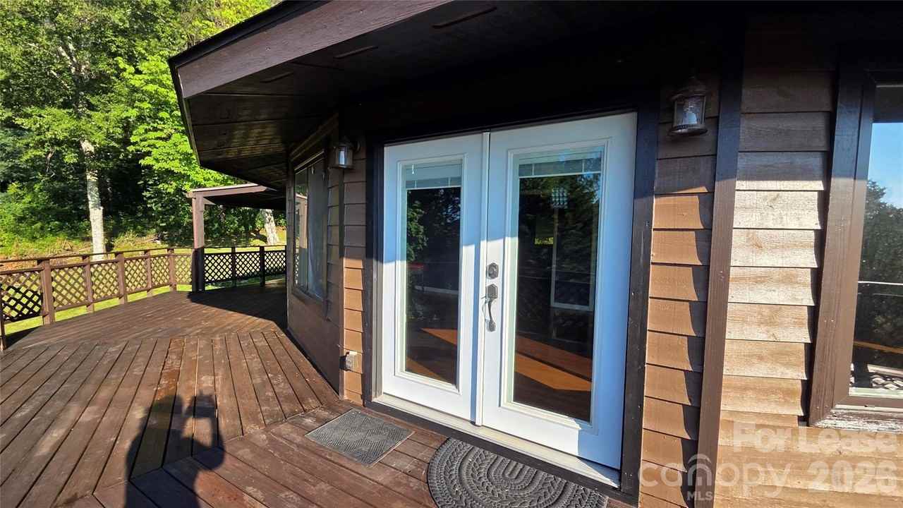 281 Bearwallow Trl - Photo 5 of 26
