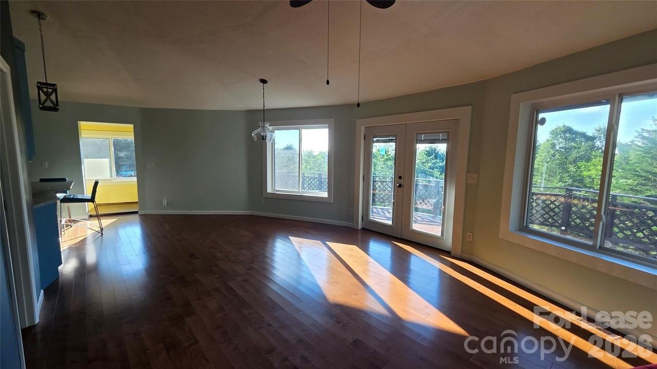 281 Bearwallow Trl - Photo 6 of 26