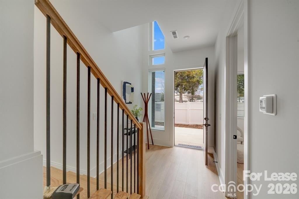 1213 E 36th St - Photo 6 of 37