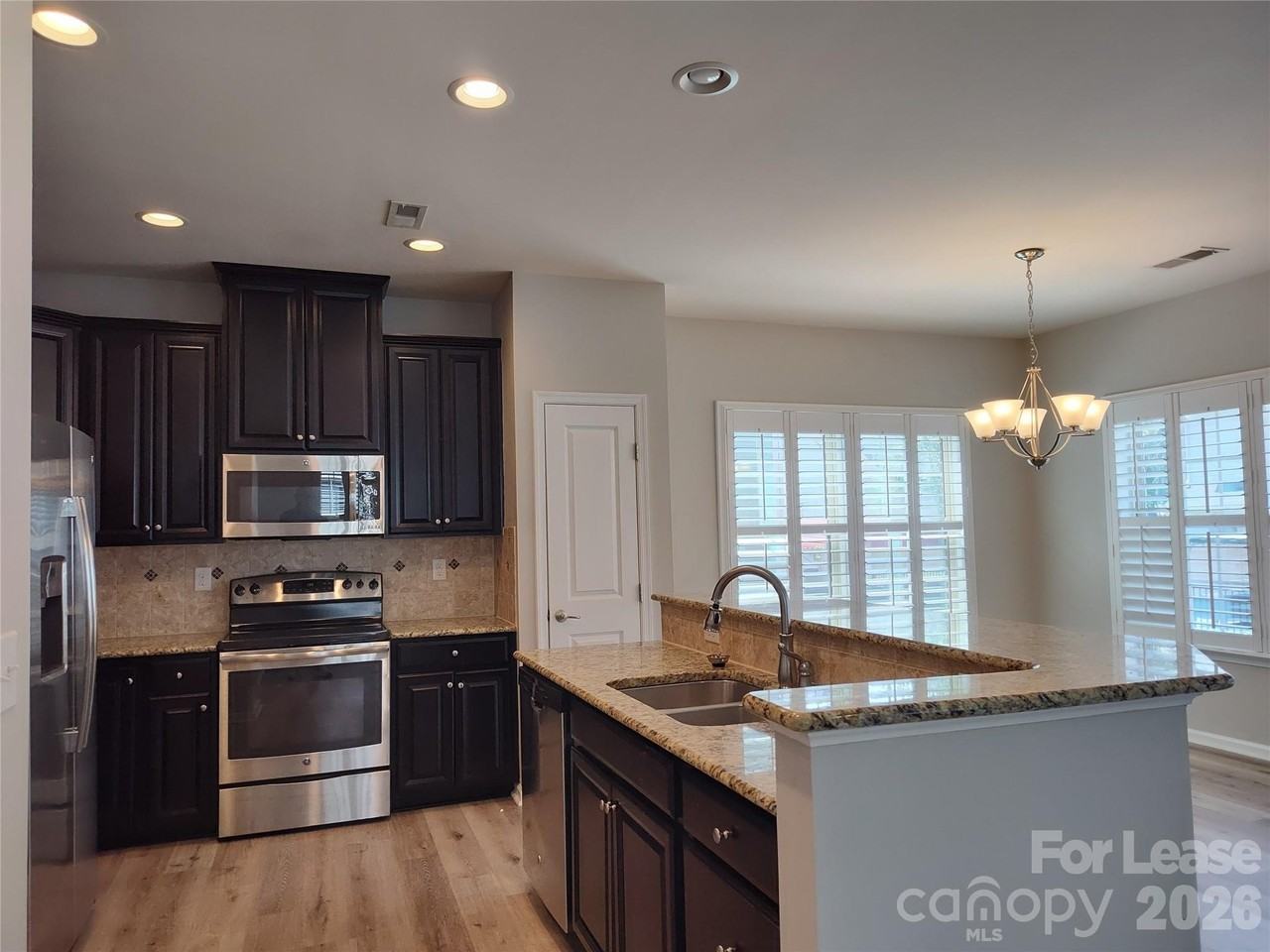 2520 Alyssa Ln - Photo 3 of 23