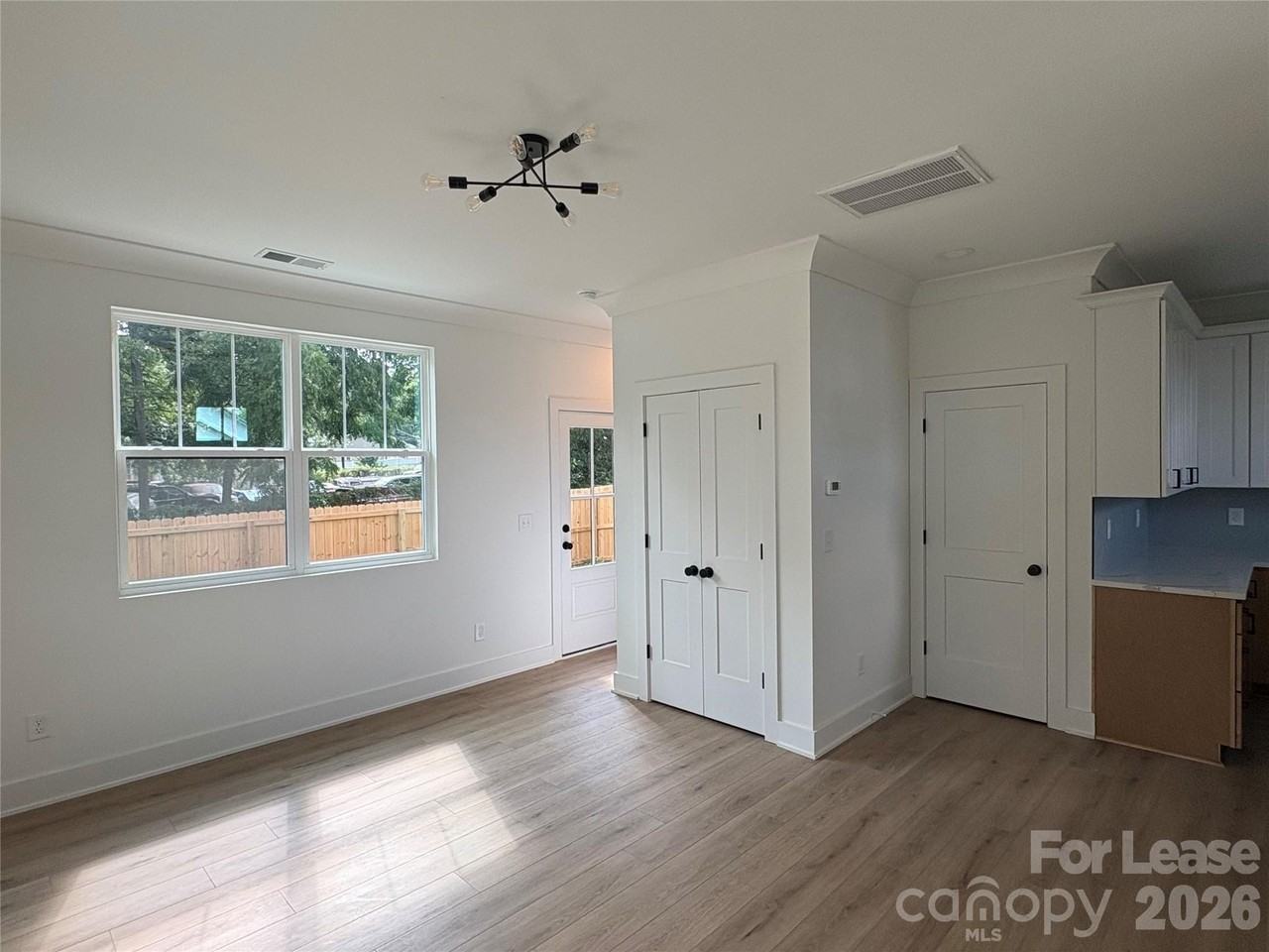 2903 Clyde Dr - Photo 5 of 22