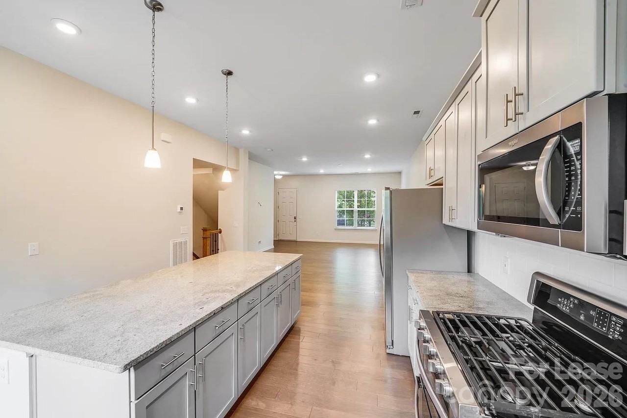 9444 Ainslie Downs St - Photo 5 of 17