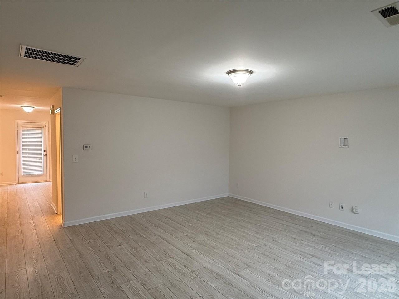 4820 Lynn Lee Cir - Photo 3 of 20