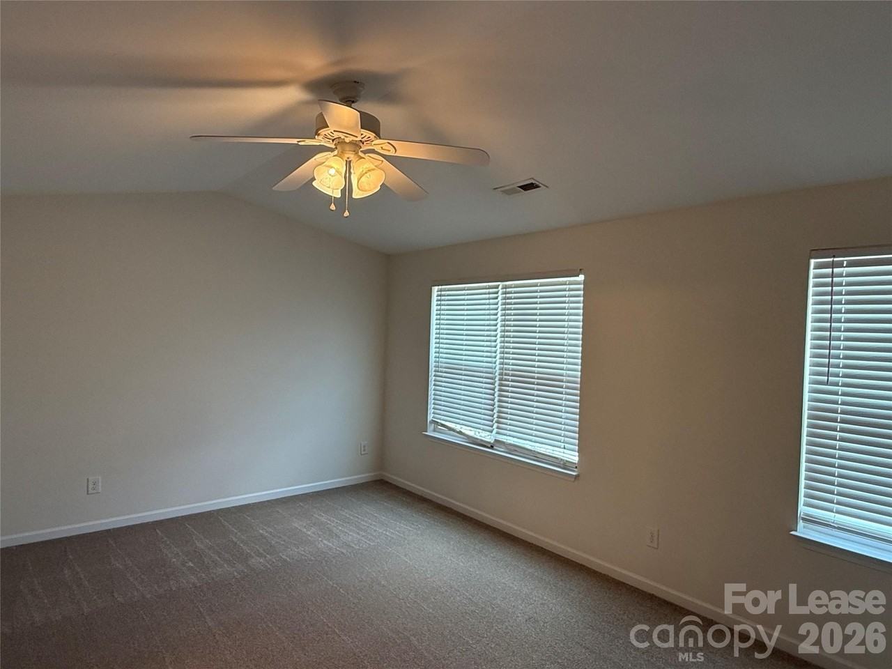 4820 Lynn Lee Cir - Photo 7 of 20