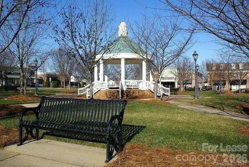 20309 Northport Dr - Photo 2 of 23