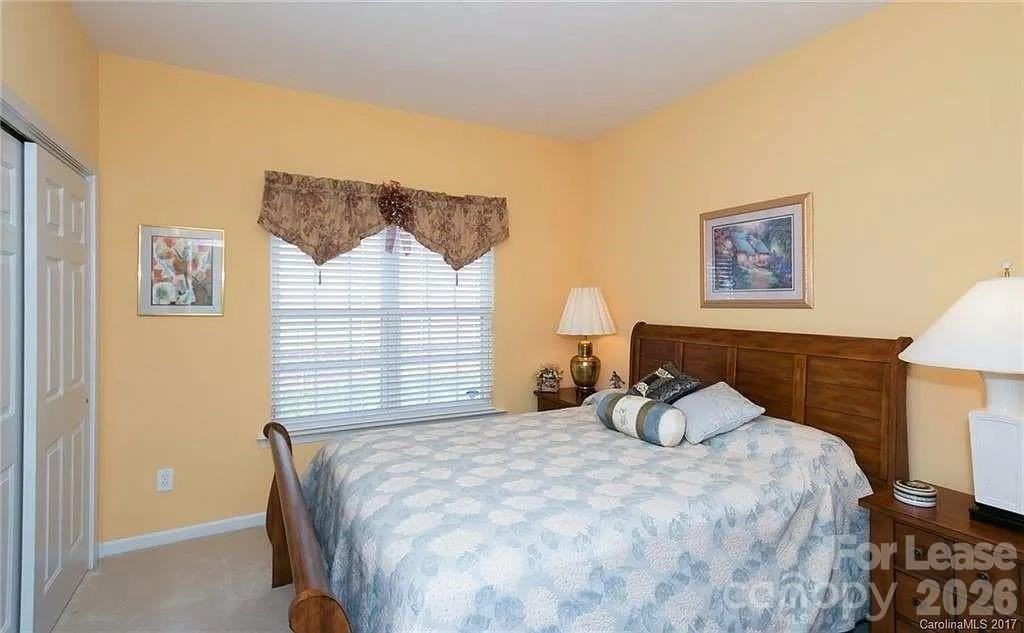 20309 Northport Dr - Photo 4 of 23