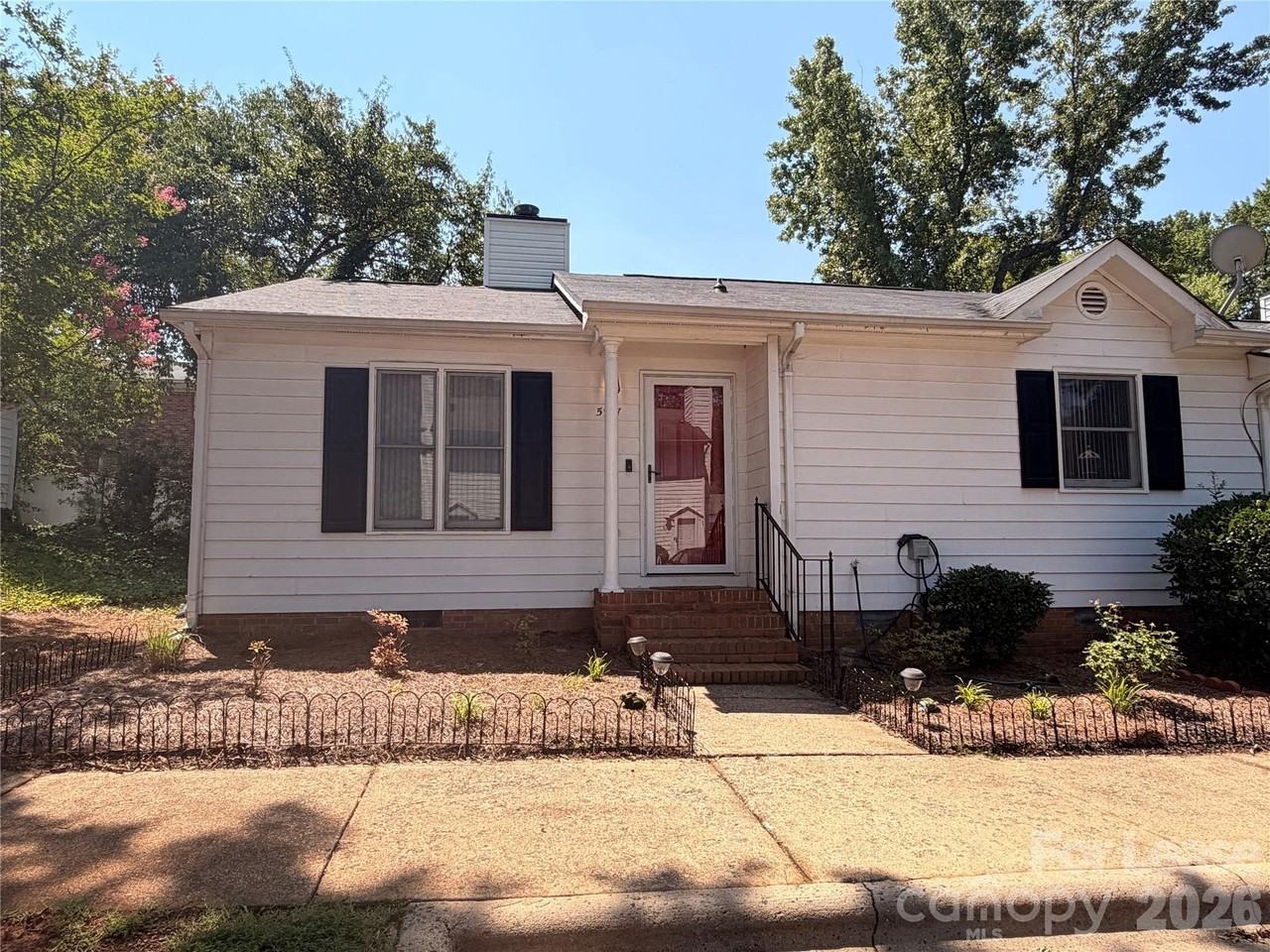 5917 Crape Myrtle Ln - Photo 2 of 15